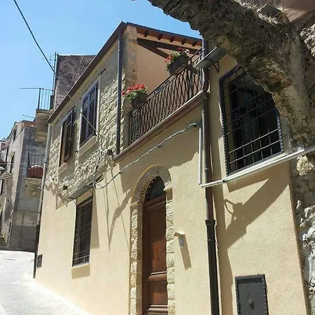 Couette-café Caravella 4*